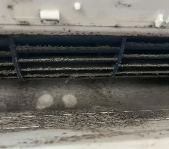 平凉市空调吹的风有股烧焦味是怎么回事